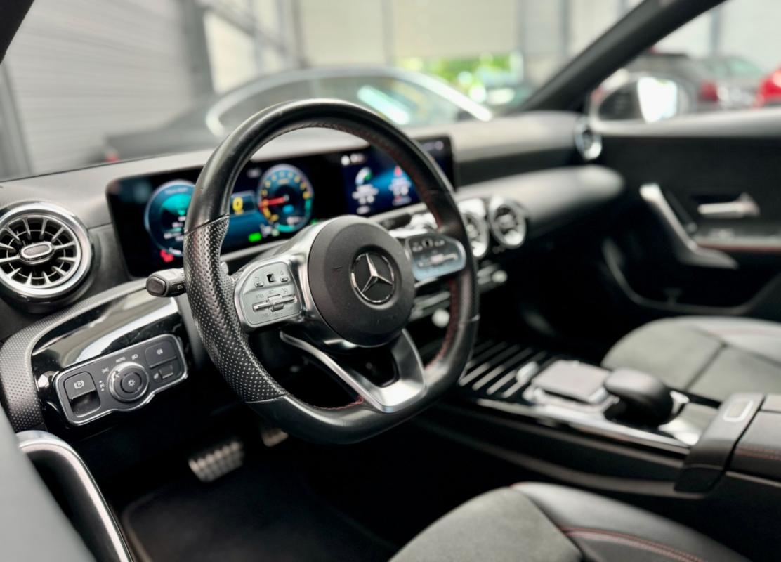 Mercedes Classe A - 250 E AMG LINE / TOIT OUVRANT CARPLAY