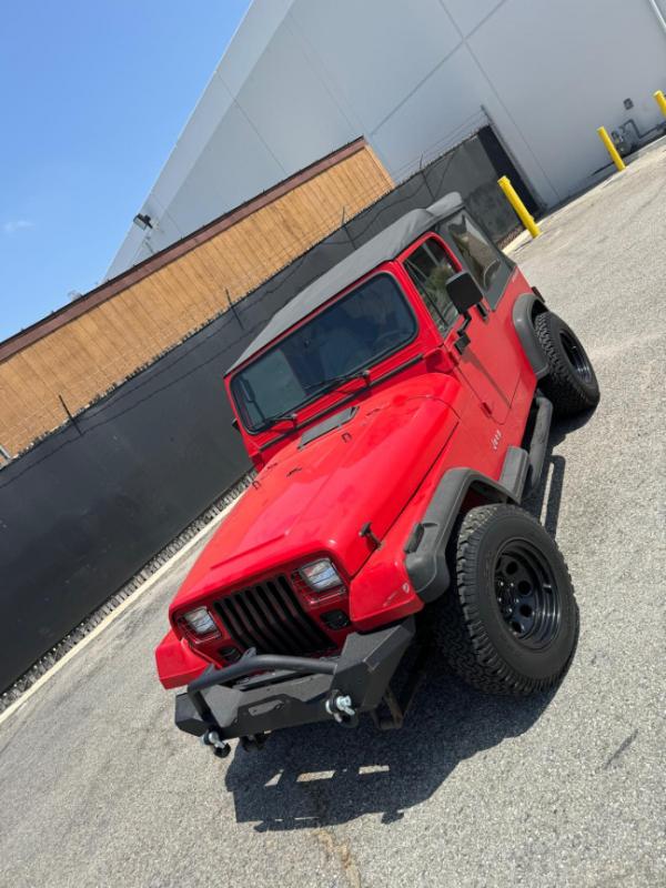 Jeep Wrangler - 4.0L 6 CYLINDRES rouge
