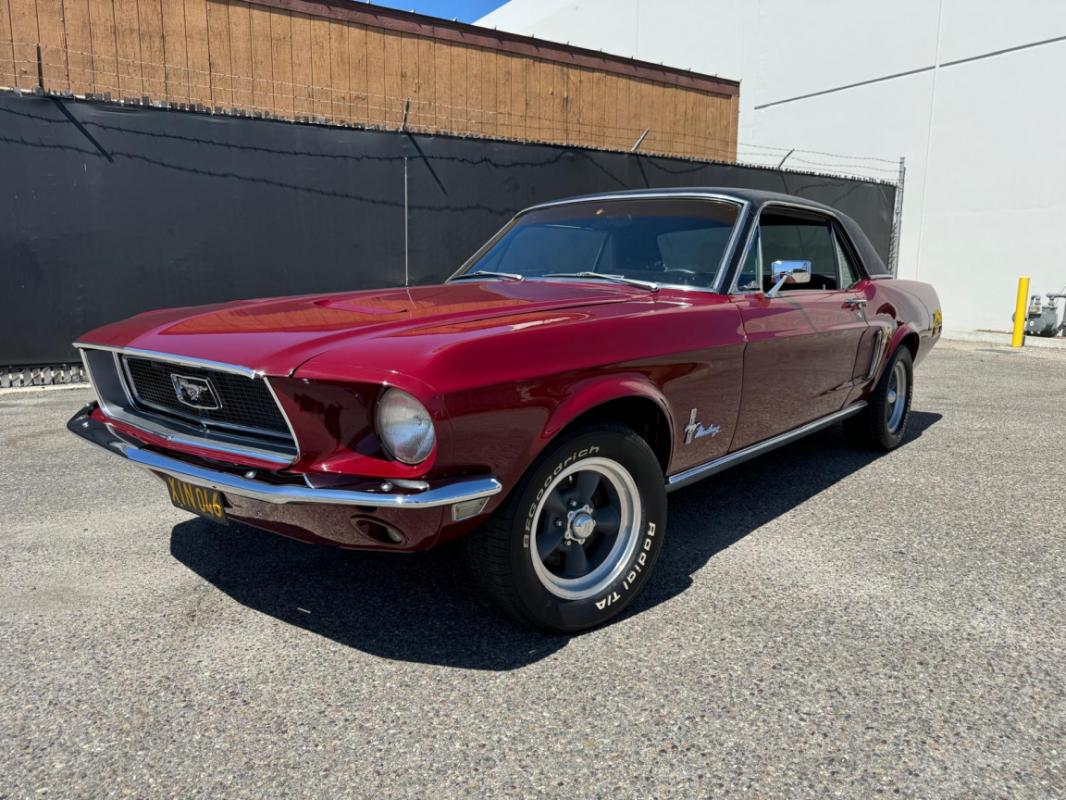 Ford Mustang COUPE TOIT VINYLE NOIR ROUGE 1968 CODE C