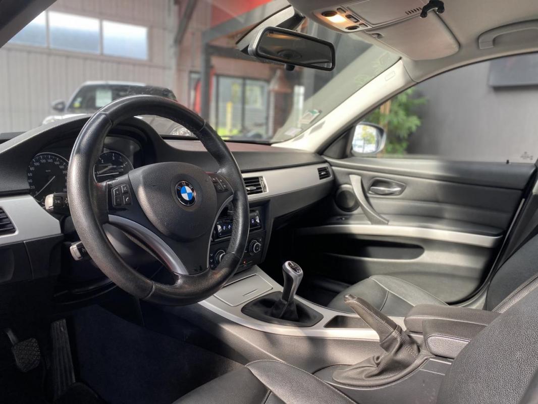 BMW Série 3 - E90 LCi 318d 143 CH PACK LUXE - GARANTIE 6 MOIS