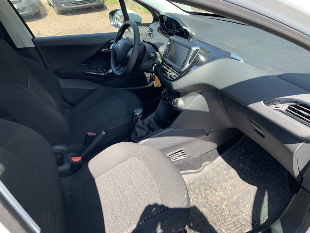 Peugeot 208 affaire - 1.6 BLUEHDI 100 PREMIUM PACK